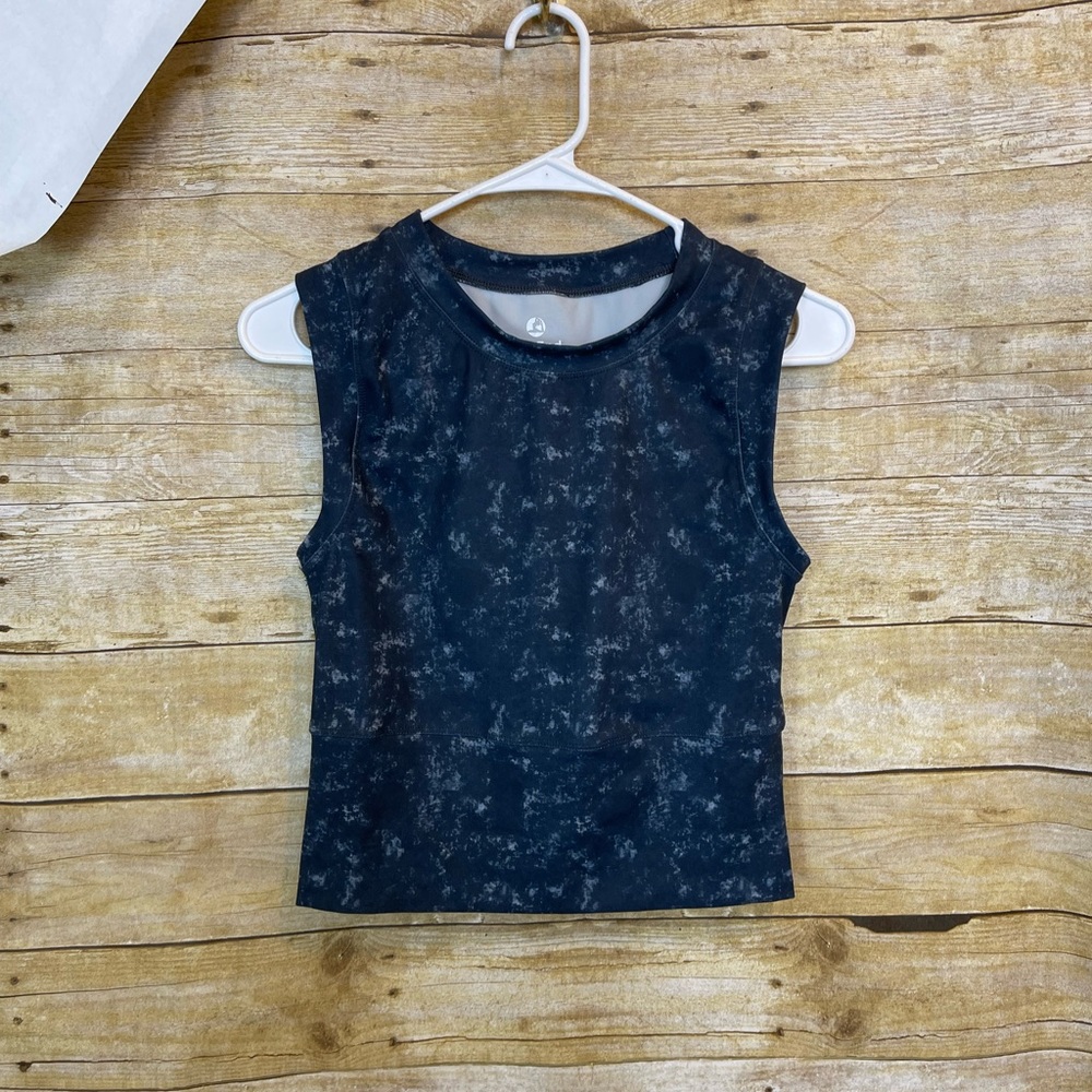 Legend cropped workout shirt 🛍
